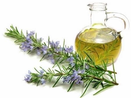 Óleo essencial alecrim aromaterapia cabelos pele rosto